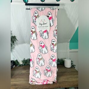 Viral Pink Ghost Velvet Plush Throw